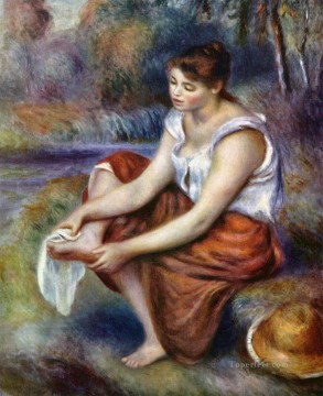 ピエール=オーギュスト・ルノワール Painting - 足を拭く少女 ピエール・オーギュスト・ルノワール